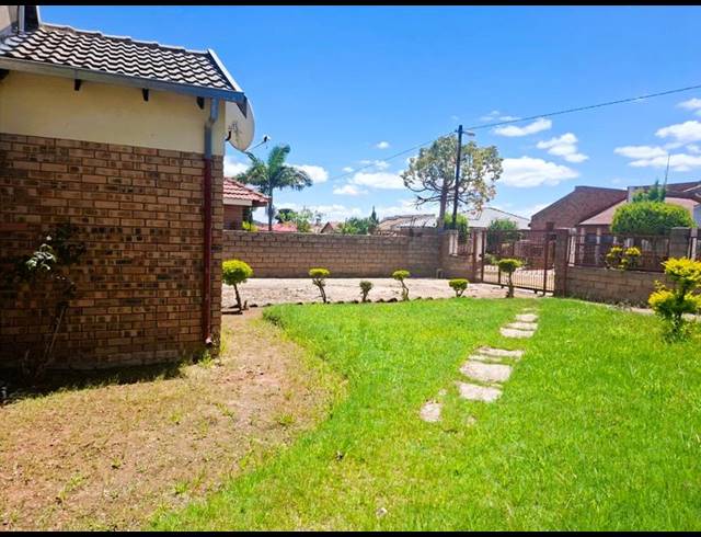 3 BEDROOM HOUSE FOR SALE IN MANKWENG